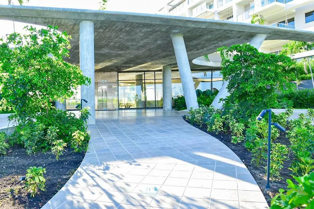 Ocean View Panorama Apartment: Beachfront Luxury with Pools Cartagena