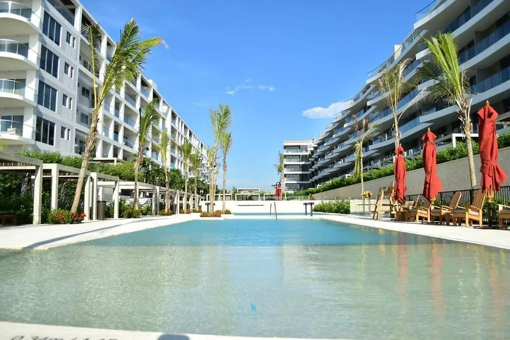 Ocean View Panorama Apartment: Beachfront Luxury with Pools Cartagena